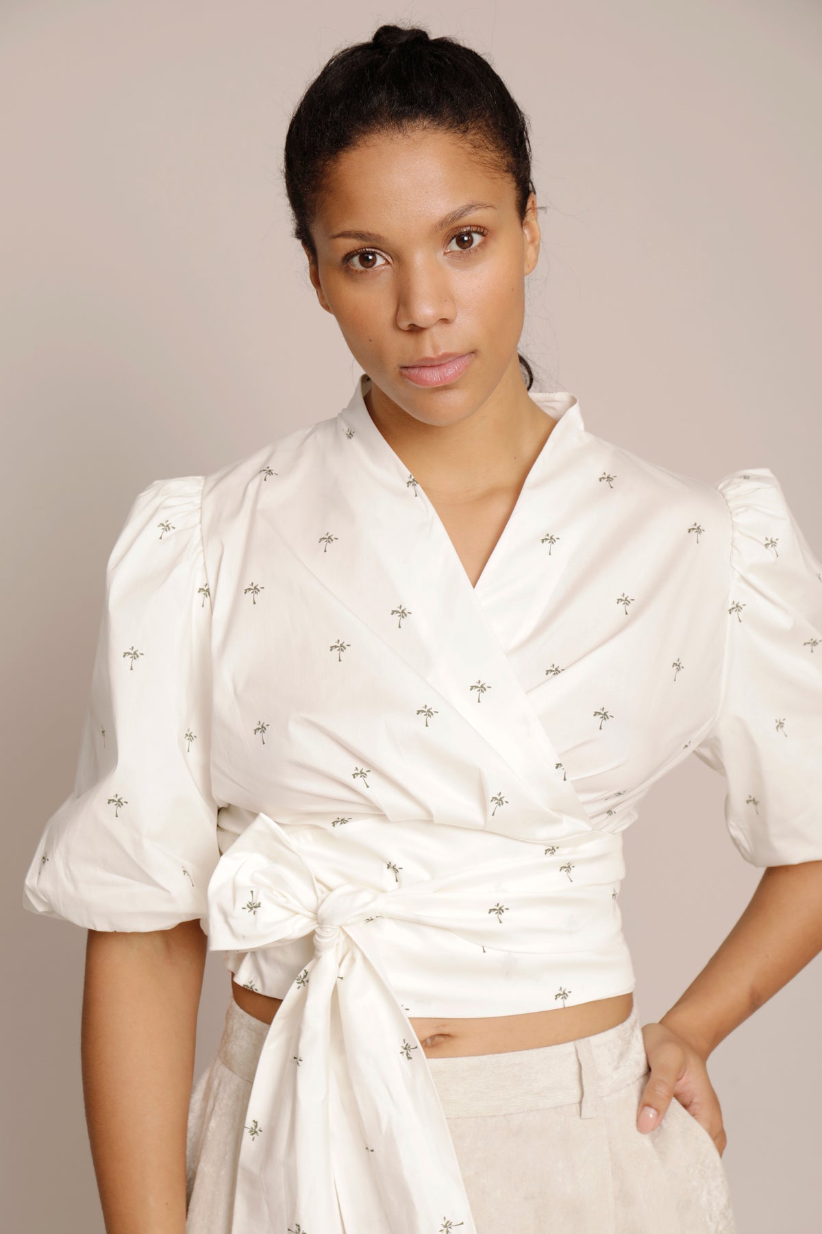 GOLDIE - WHITE