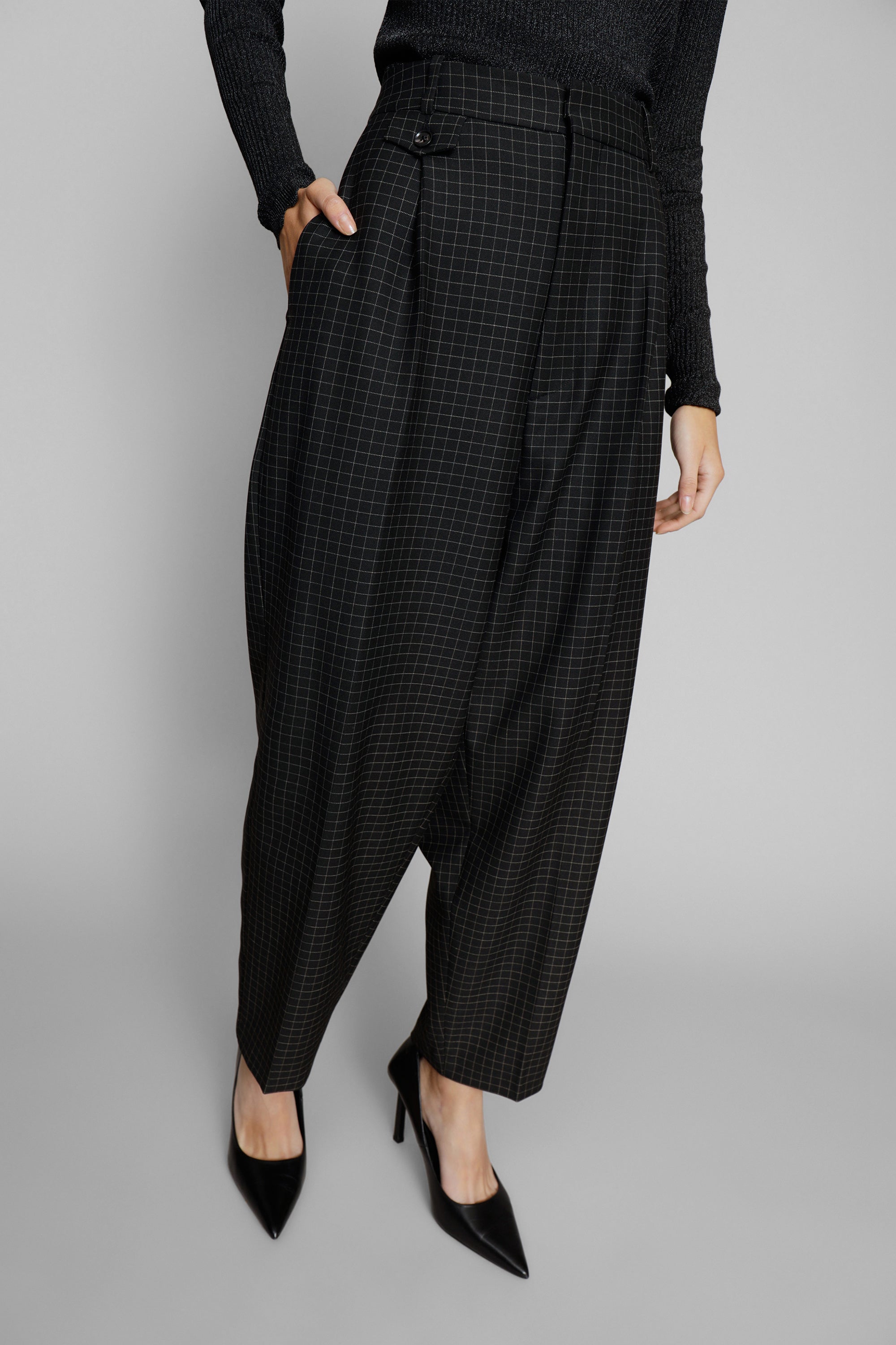 EDIE - BLACK
