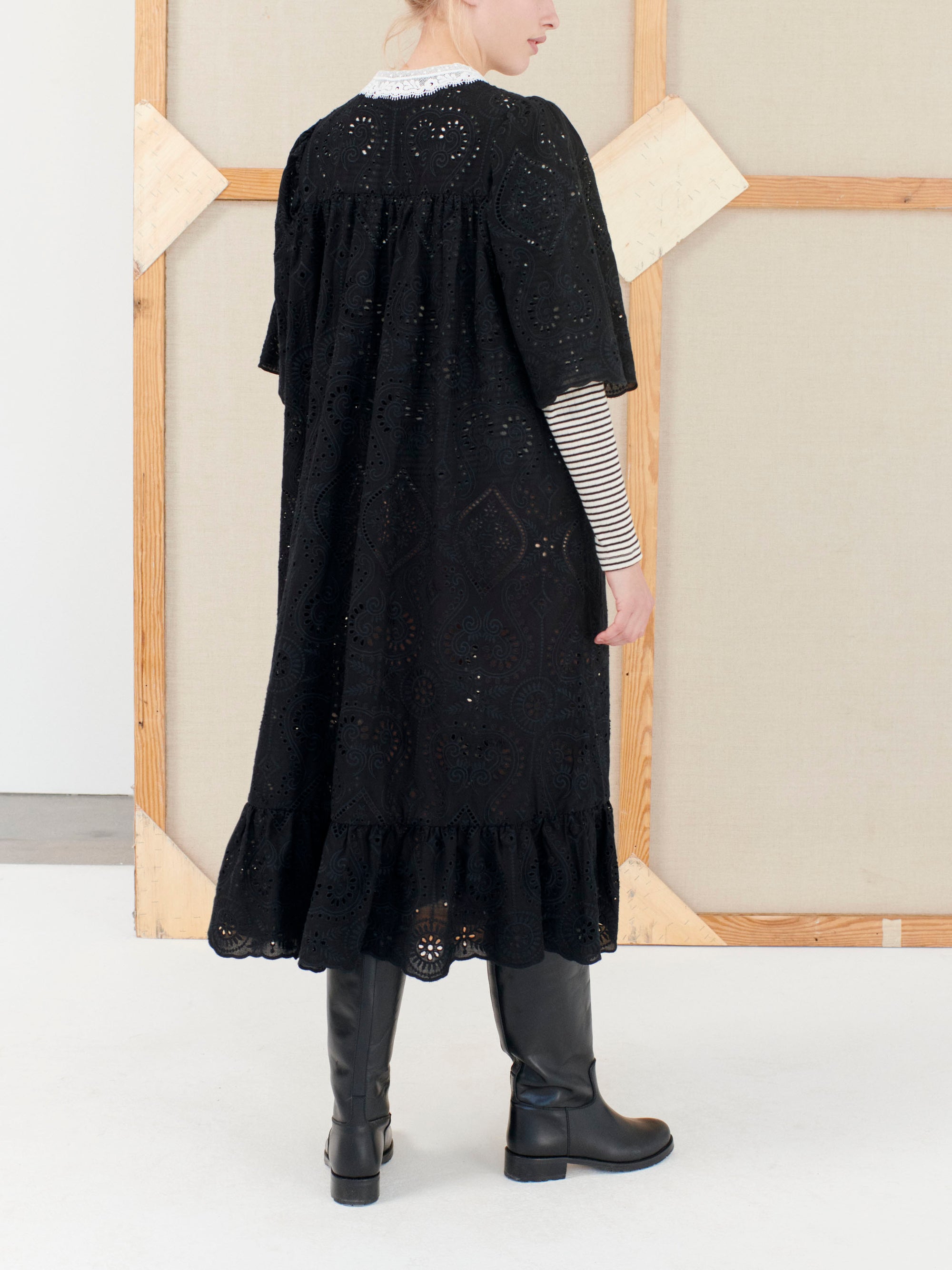 NELA - BLACK