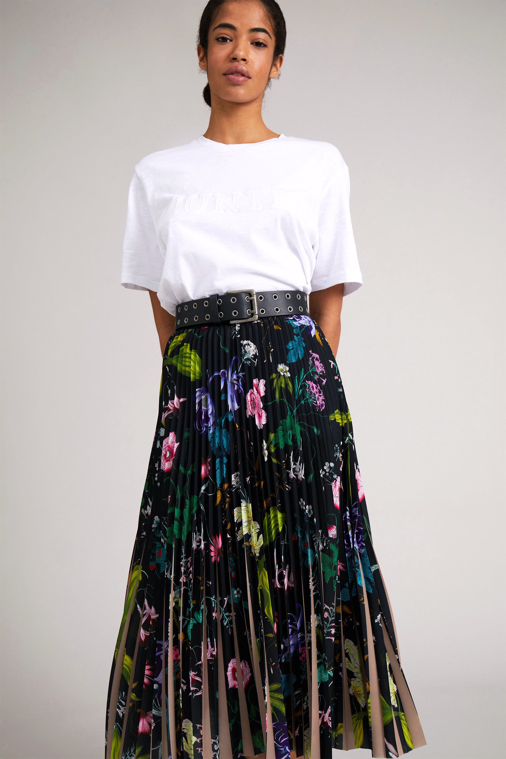 CHARMING - BLACK