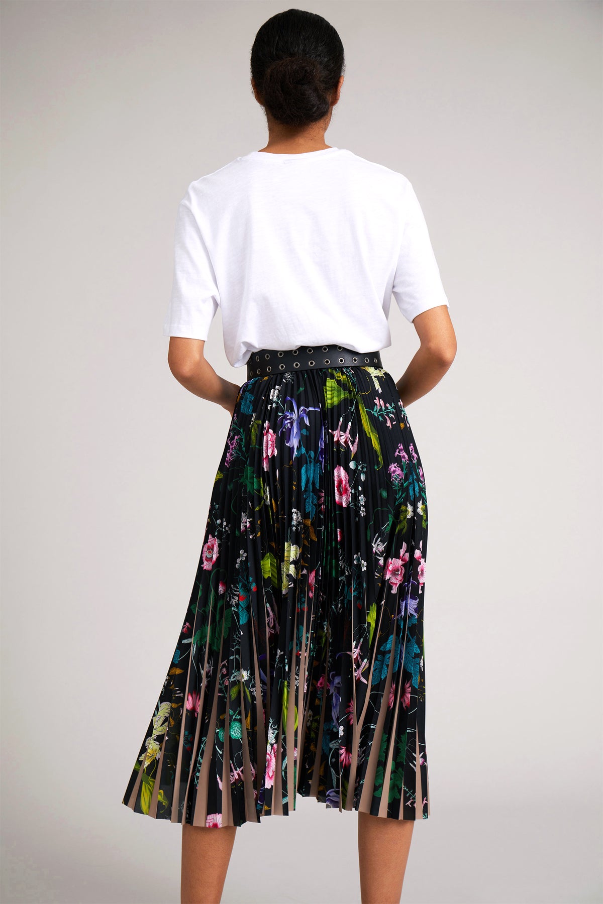 CHARMING - BLACK