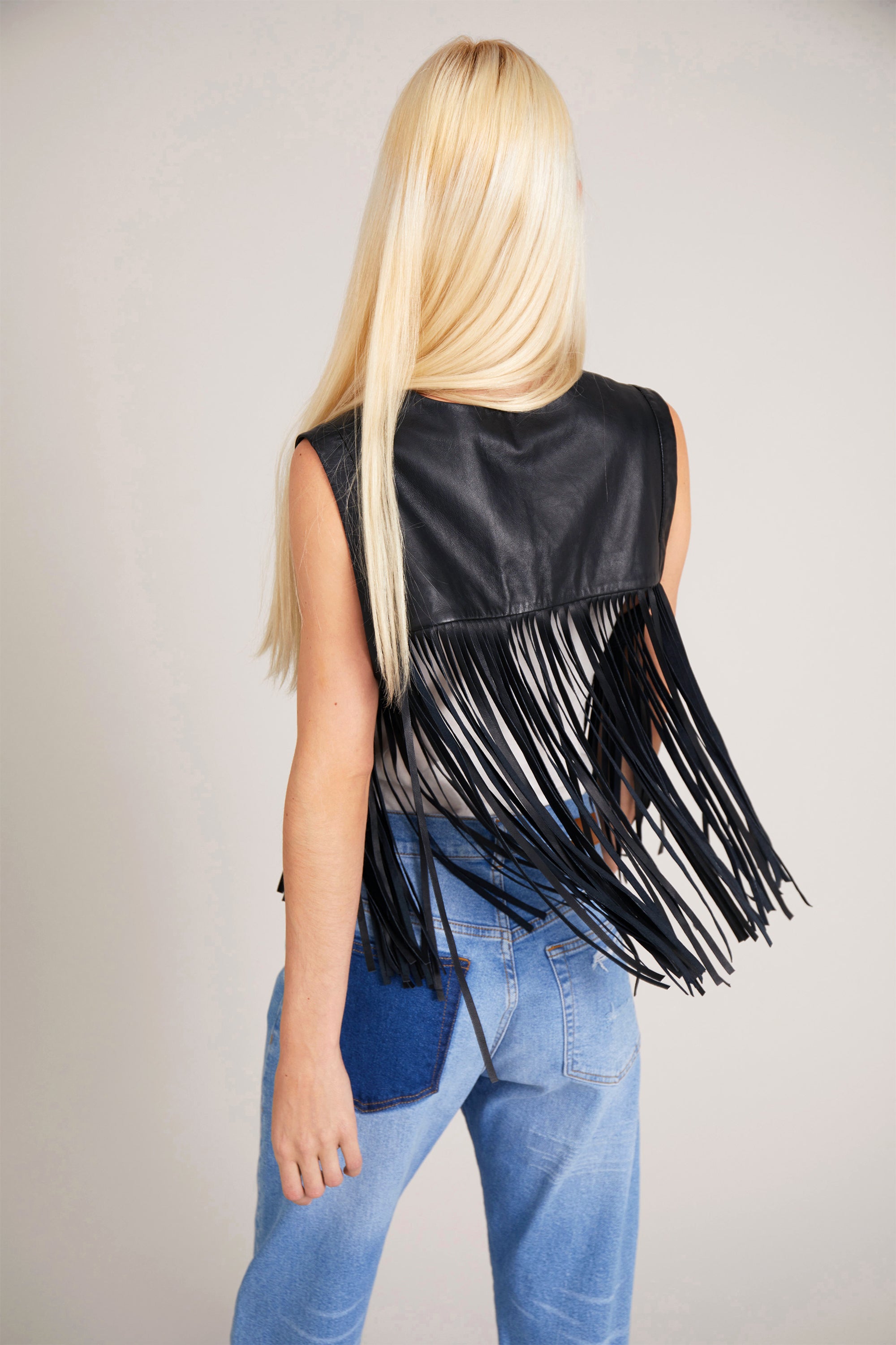CIPPALA - BLACK