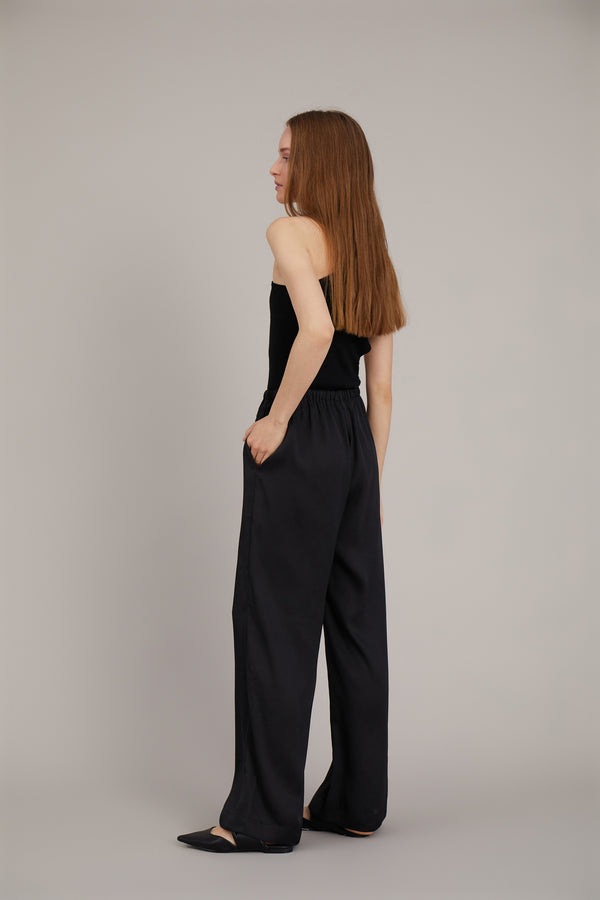 VELAR - BLACK