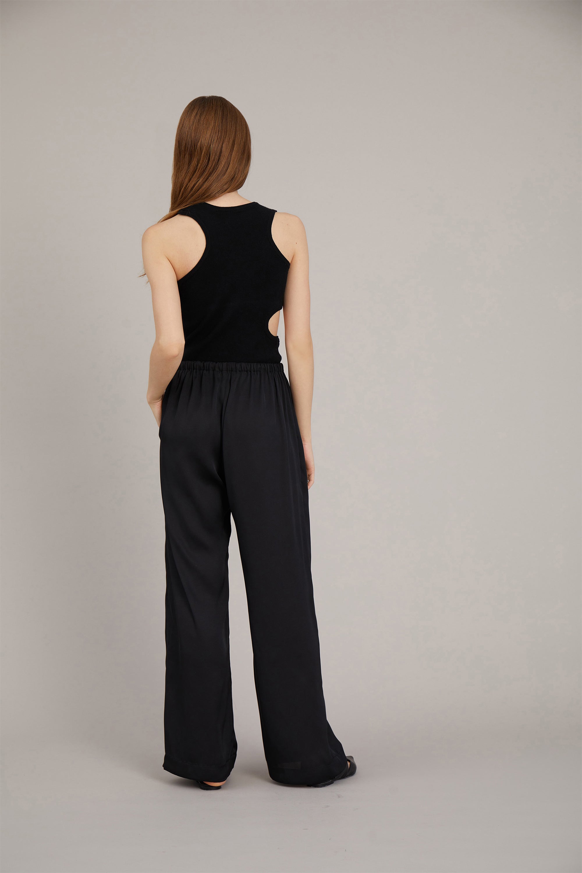 VELAR - BLACK