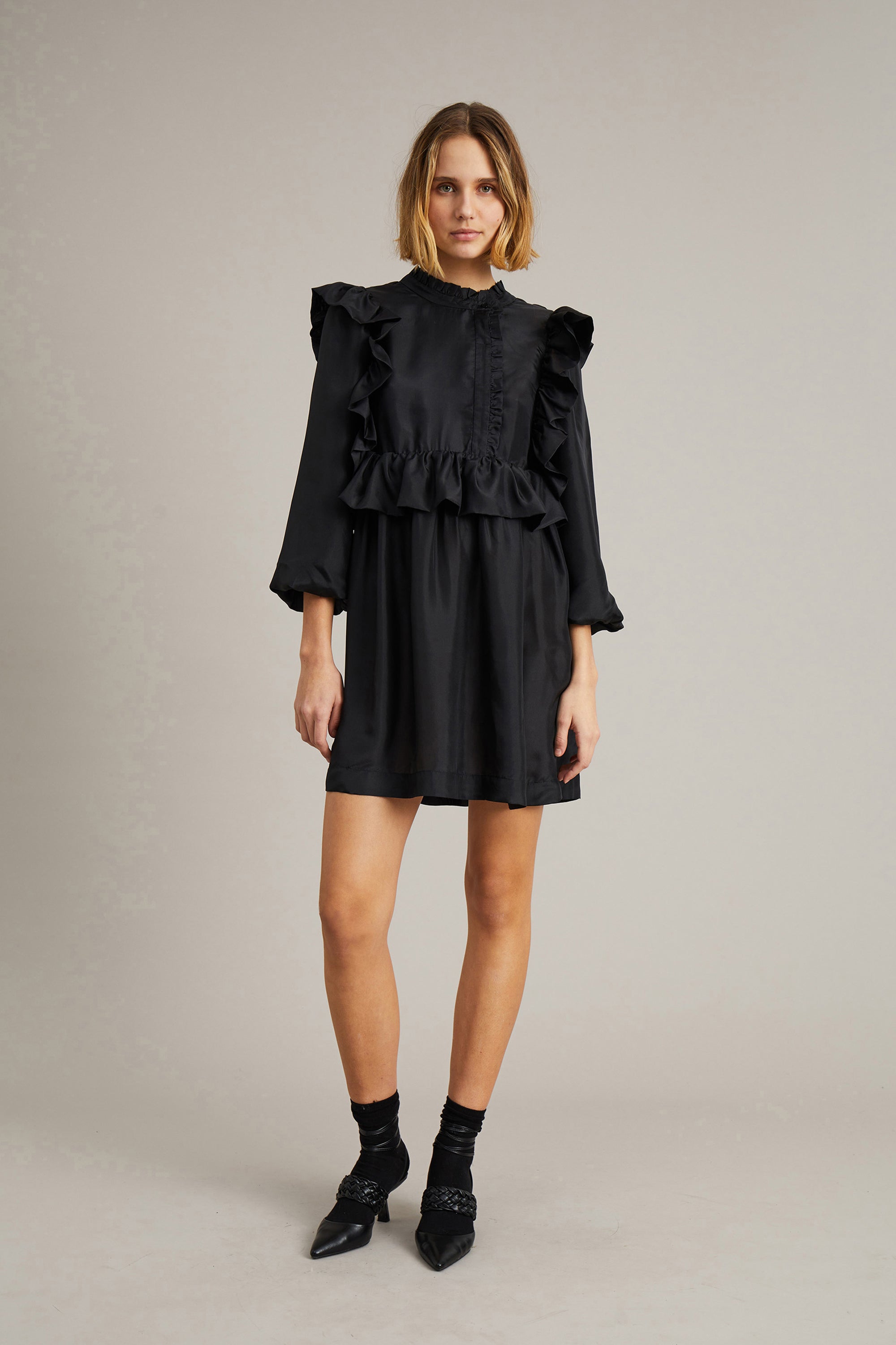 ASSAIL - BLACK