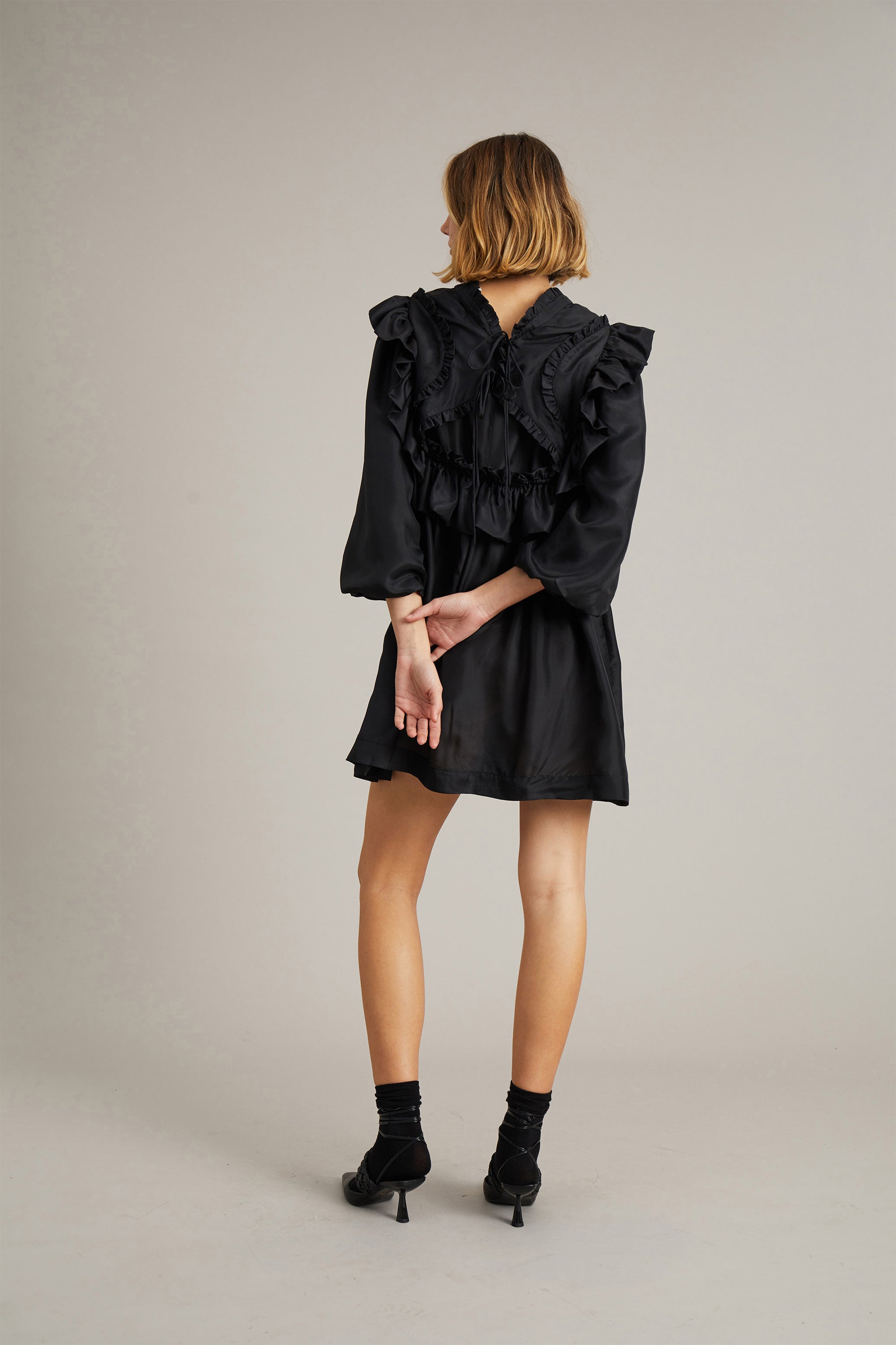 ASSAIL - BLACK