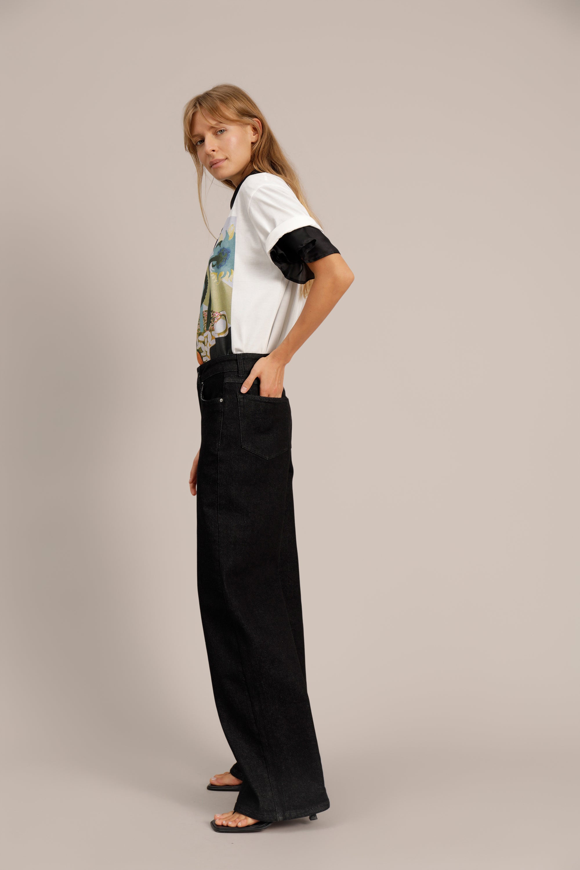 AMPUS - BLACK