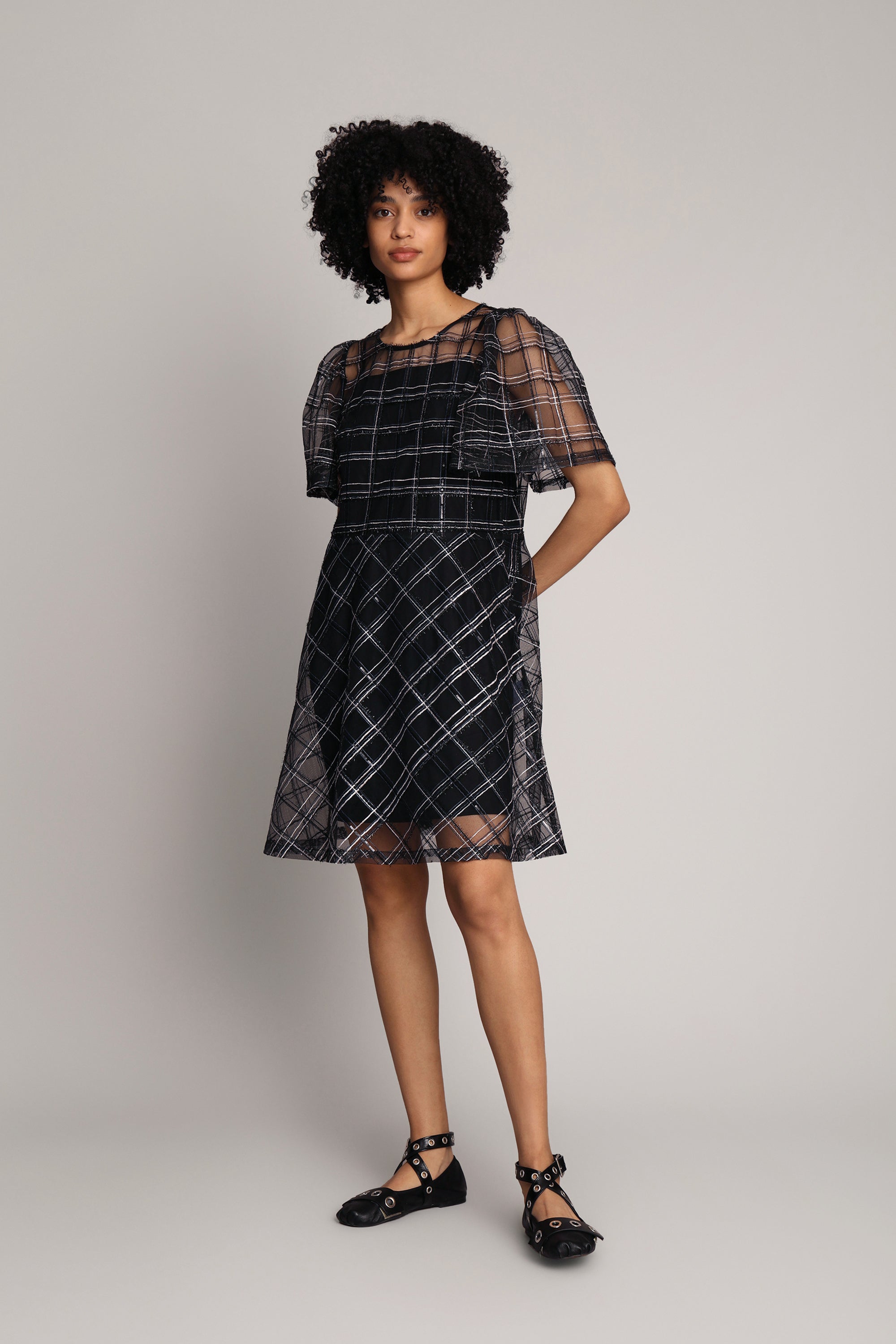 LYNDALL - BLACK