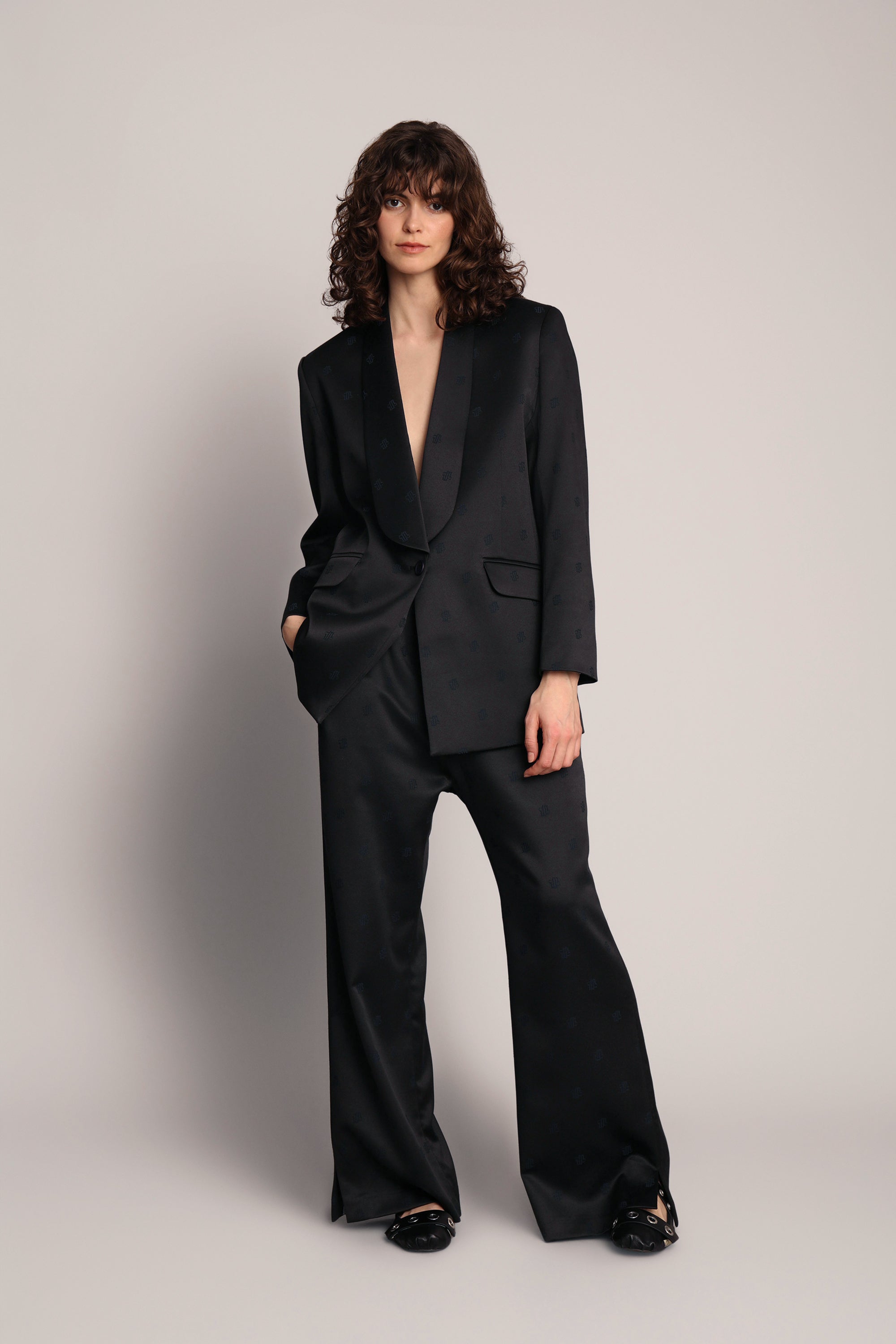 LOUMINA - BLACK