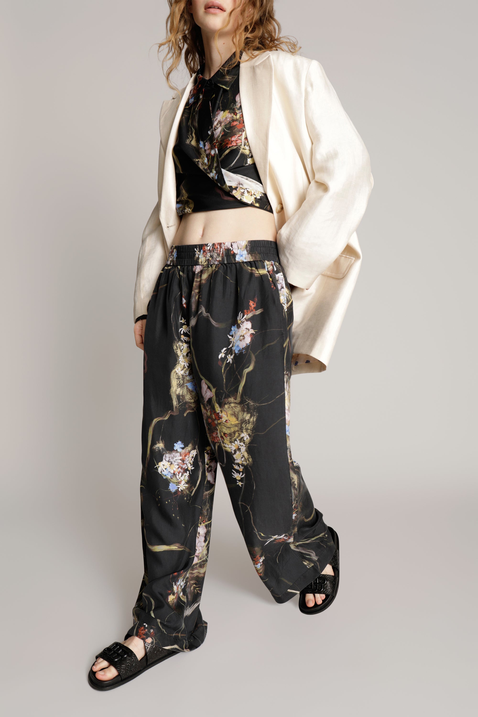 ARUM SILK - BLACK