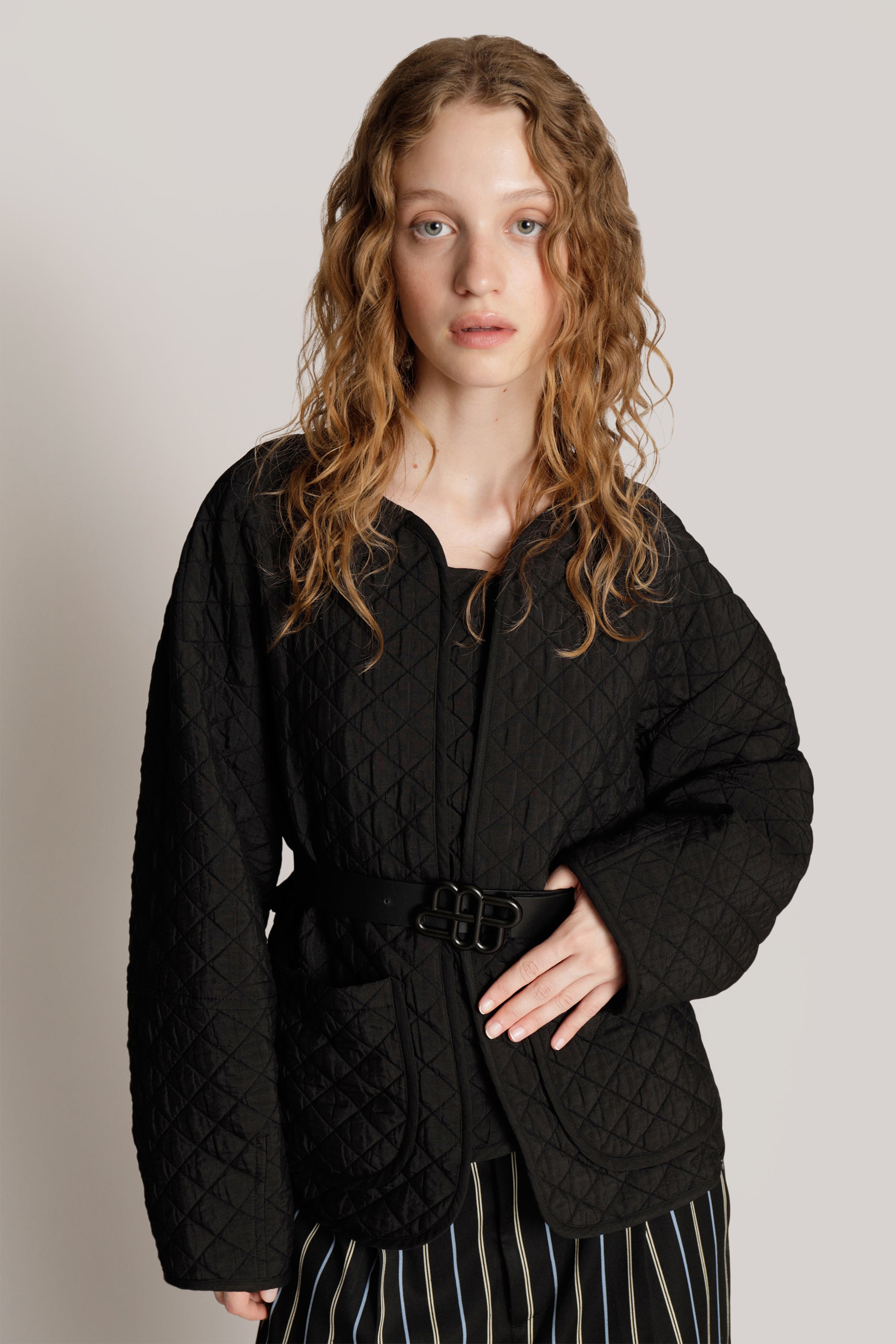 MENEDIG - BLACK