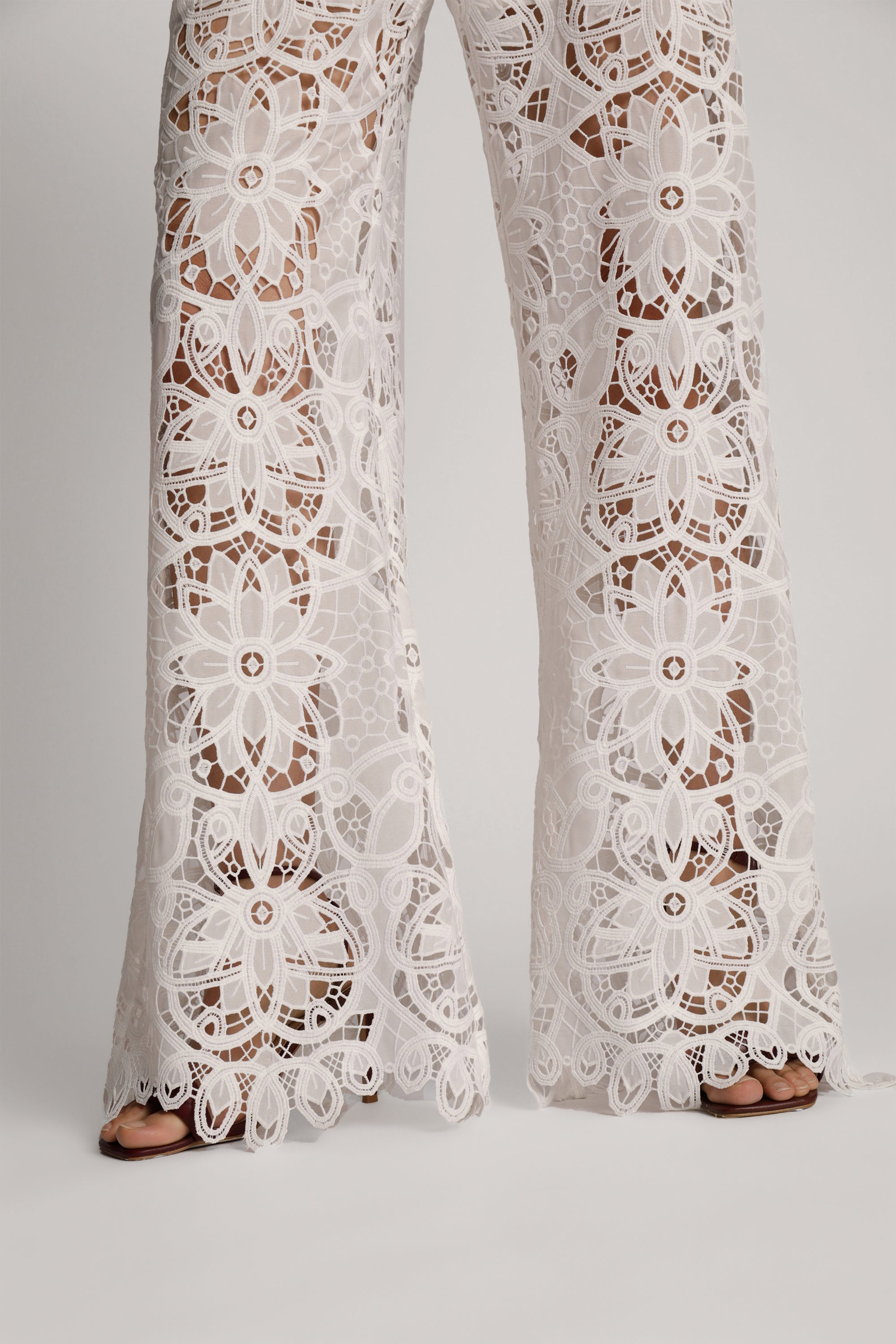 Munthe - Behar 261101726133 - 33 - White