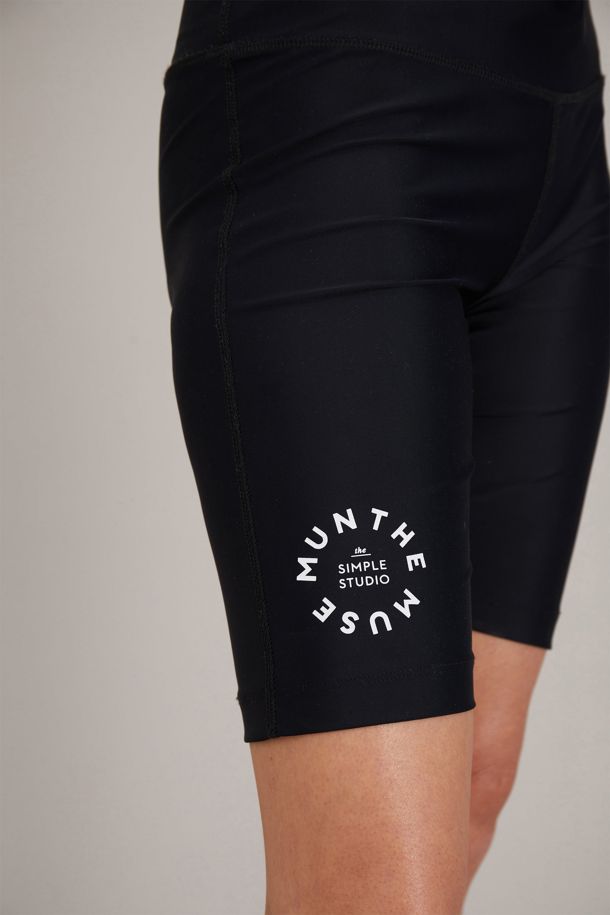 SUMMER - BLACK
