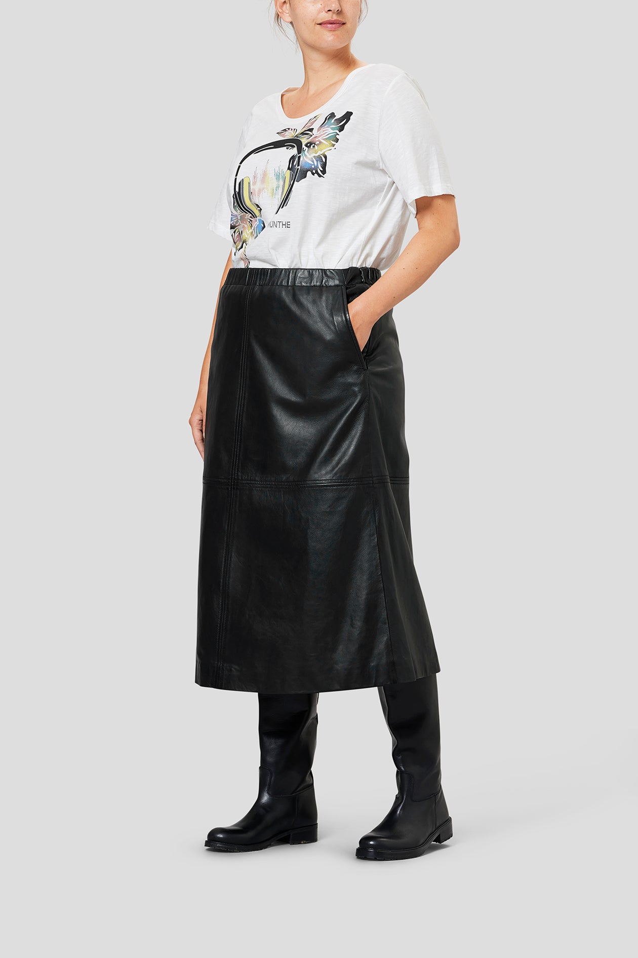 REINE - BLACK